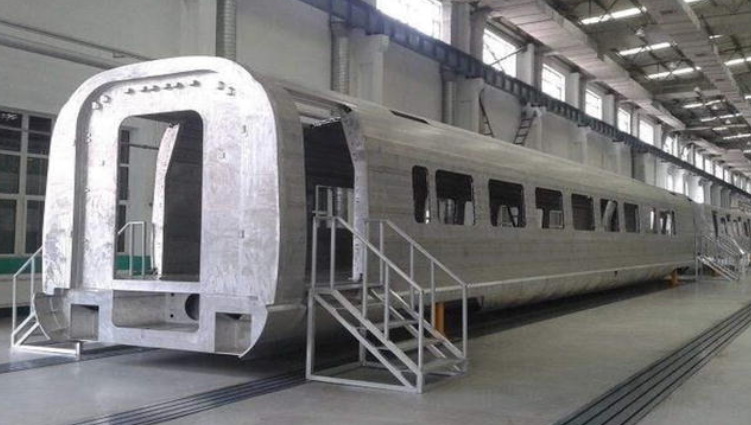 Aluminium Bullet Rail Extruder_3.jpg