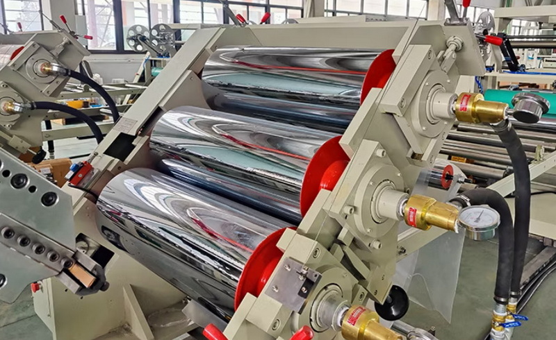 Mesin Penyemperitan Kepingan Plastik Automatik_2.jpg